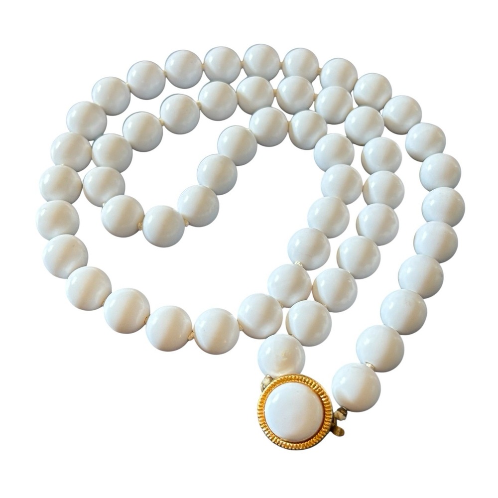 VTG White‎ Beaded Necklace Plastic Individually Knotted 28" Chunky Mid-Century - Picture 8 of 16